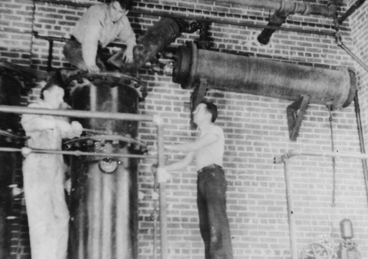 Double effect vaporator from 1930s